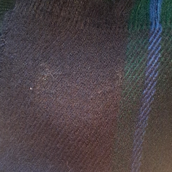 🧣Super Soft Plaid Wool Scarf 🧣 in Green and Blue - Picture 7 of 8